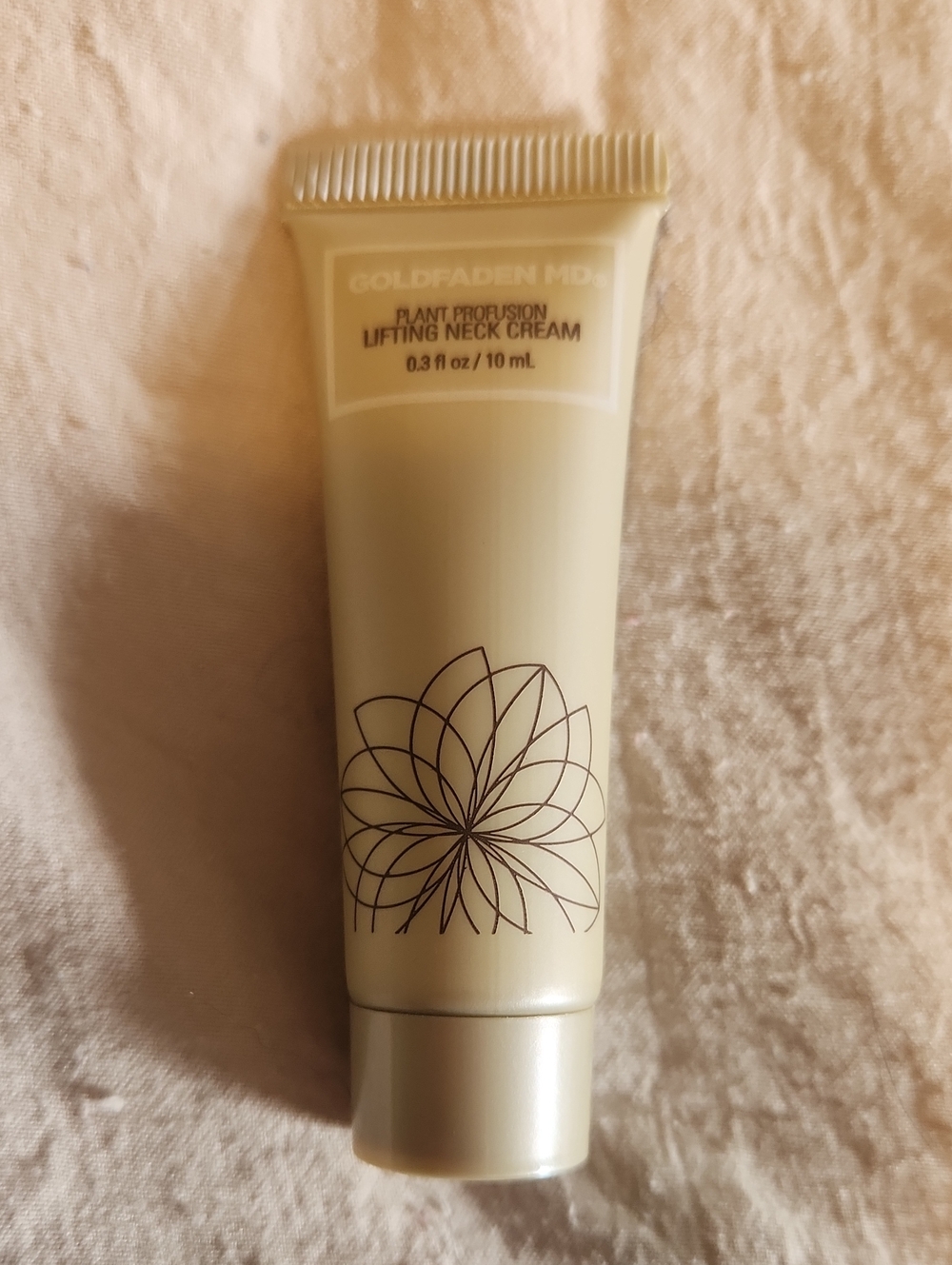 💕5/$25 Goldfaden MD Plant Profusion Lifting Neck Cream - Light Green